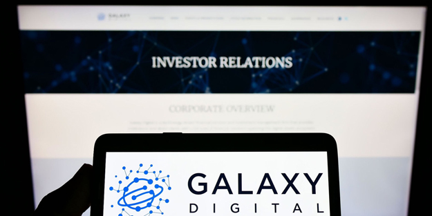 Dünyaca ünlü milyarder yatırım şirketini yeniliyor: Dev şirket ile ürünleri için ortaklık! O şirketten yeni karar