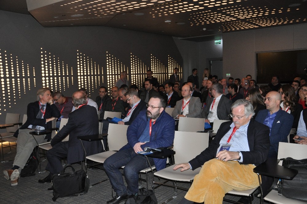 Dünyaca ünlü omurga cerrahları İstanbul’da buluştu 