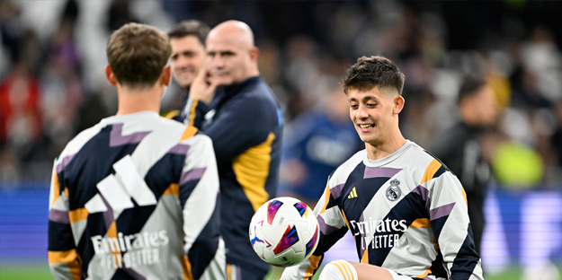 Dünyaca ünlü takım bir Türk yıldızı daha satın alıyor! Daha 17 yaşında...