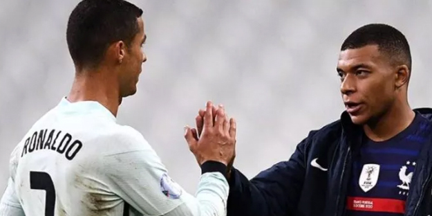 Dünyaca ünlü yıldız futbolcu Müslüman mı oldu?