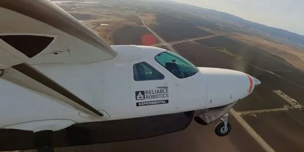 Dünyada bir ilki başardılar! Mürettebatsız kargo uçağı