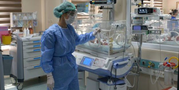 Dünyada bu ilk kez oluyor! Üçüzlerin koronavirüs testi pozitif