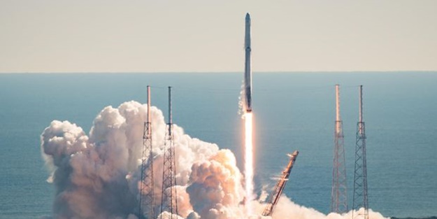 Dünya'da resmen delik oluşturmuş