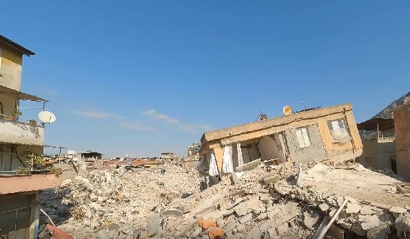 Dünyanın aydınlatılan ilk caddesiydi! Deprem tarihi caddeyi bu hale getirdi