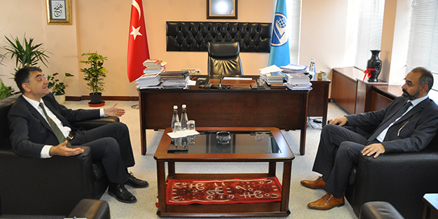 Dünyanın bürokratını yetiştiriyoruz