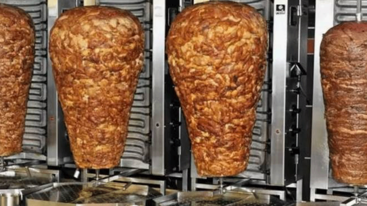 Dünyanın çakalları bitmiyor! Lüks restorandan domuzluk!