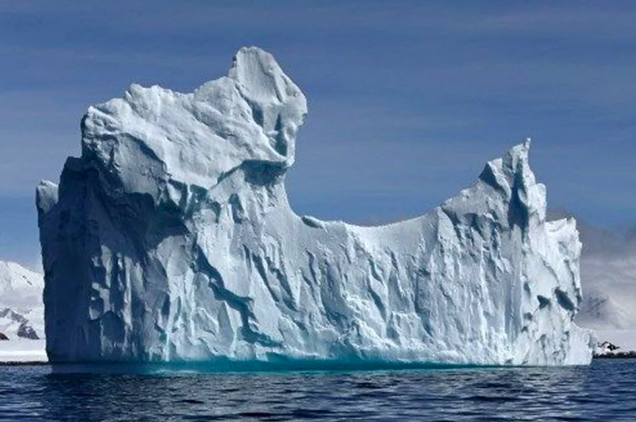 Dünyanın en büyük buz dağı 30 yıl sonra ilk kez..