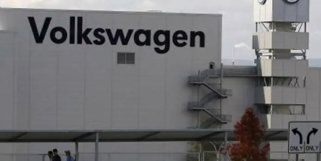 Dünyanın en büyük devlerinden! Volkswagen'den flaş açıklama, dünyayı salladı: Rekabetçiliğimizi kaybettik diyerek duyurdu