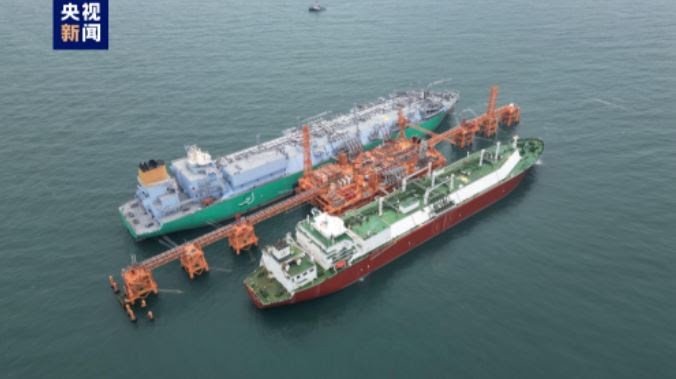 Dünyanın en büyük LNG terminali Hong Kong sularında teste başladı