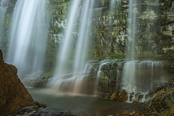 Dünyanın en büyük üçüncü şelalesi! Ziyaretçi akınına uğradı