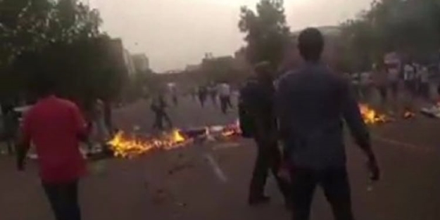 Dünyanın en genç ülkesi kan gölüne döndü!