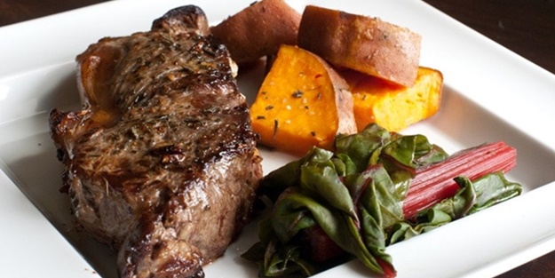 Dünyanın en güçlü adamı olmak için bunları yiyor!