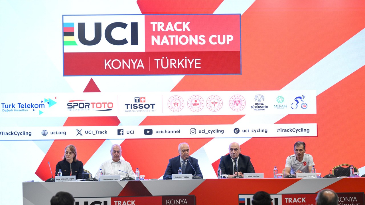 Dünyanın en hızlı pist bisikletçileri Türkiye’de pedal basacak!