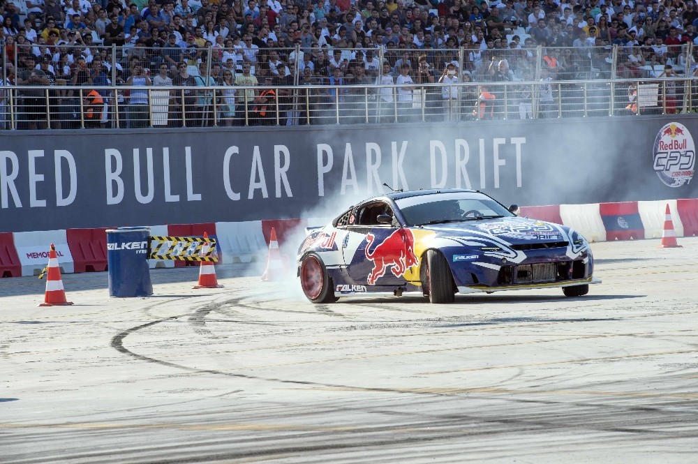 Dünyanın en iyi drift pilotları İstanbul’da sahne alıyor 