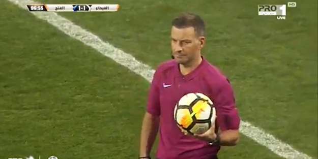 Mark Clattenburg ezanı duyunca maçı durdurdu