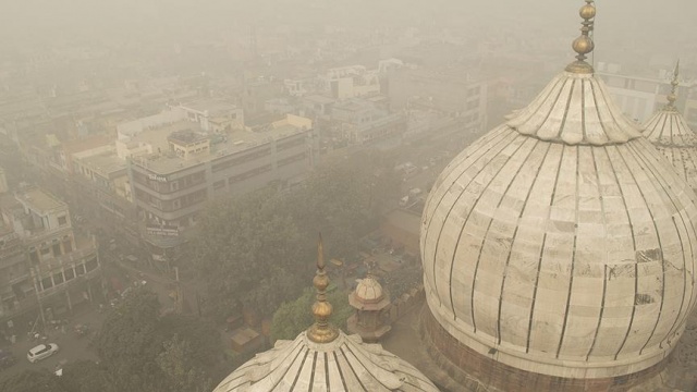 Dünyanın en kirli havası Delhi şehrinde