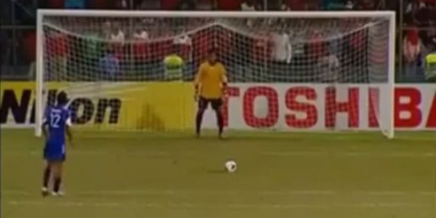 Dünyanın en komik penaltısı!