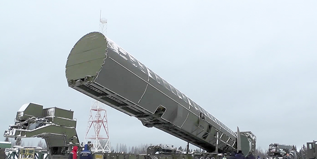 Dünyanın en ölümcül silahı ateşlendi! 10 tanesi ABD'yi haritadan yok edebilir