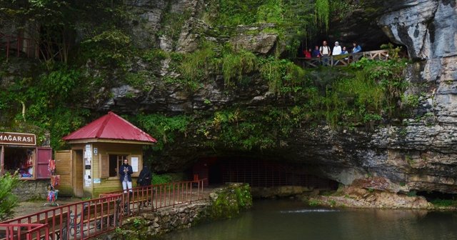 Dünyanın en uzun ikinci mağarasına ziyaretçi yoğunluğu