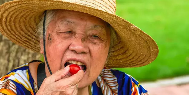 Dünyanın en yaşlı insanı sırrını açıkladı | işte Uzun yaşamın anahtarı