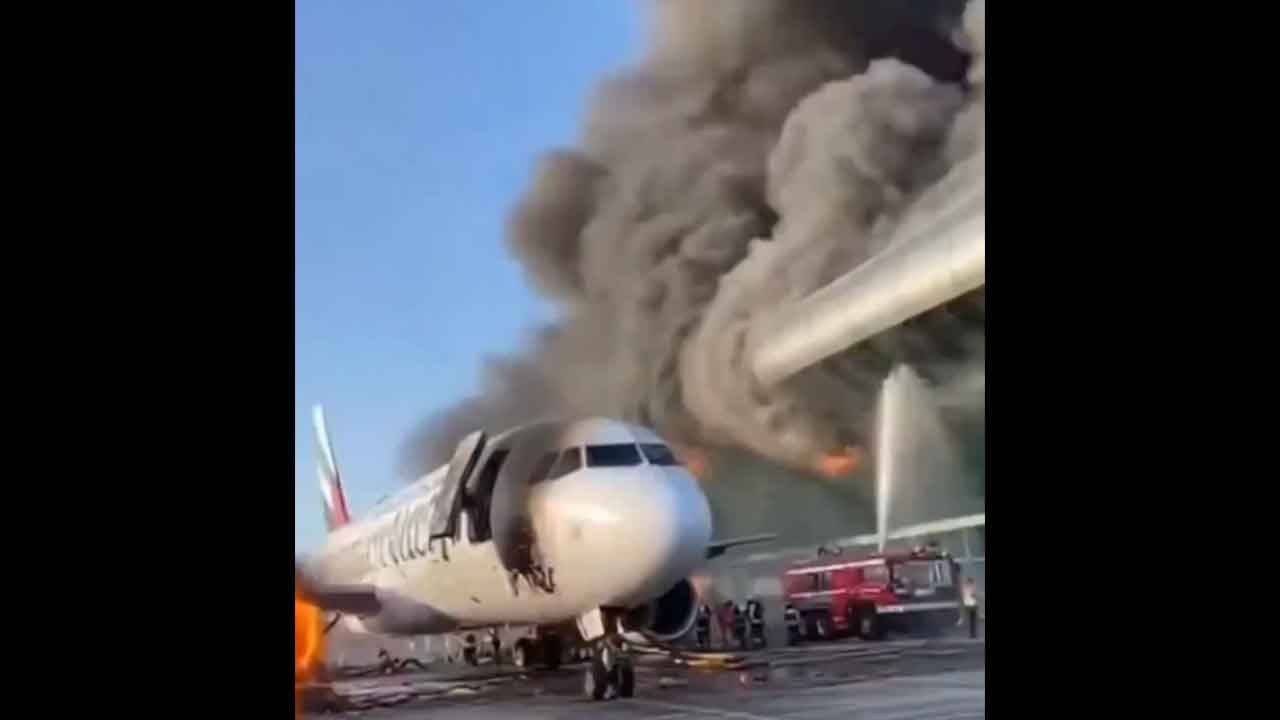 Dünyanın en yoğun havalimanı DXB vuruldu! Herkes Dubai'de mahsur kaldı