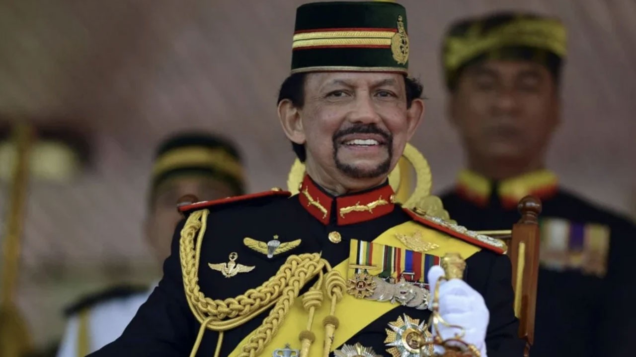 Dünyanın en zengin hükümdarı hastanelik oldu