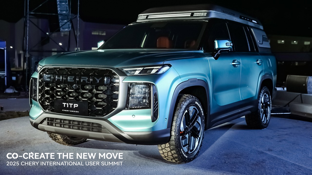 Dünyanın ilk 7 koltuklu dönüşebilen SUV’u tanıtıldı!