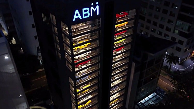 Dünyanın ilk spor araba otomatı açıldı