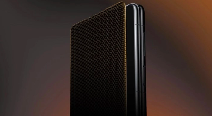 Dünyanın ilk üçe katlanabilir akıllı telefonu! Huawei tarih verdi