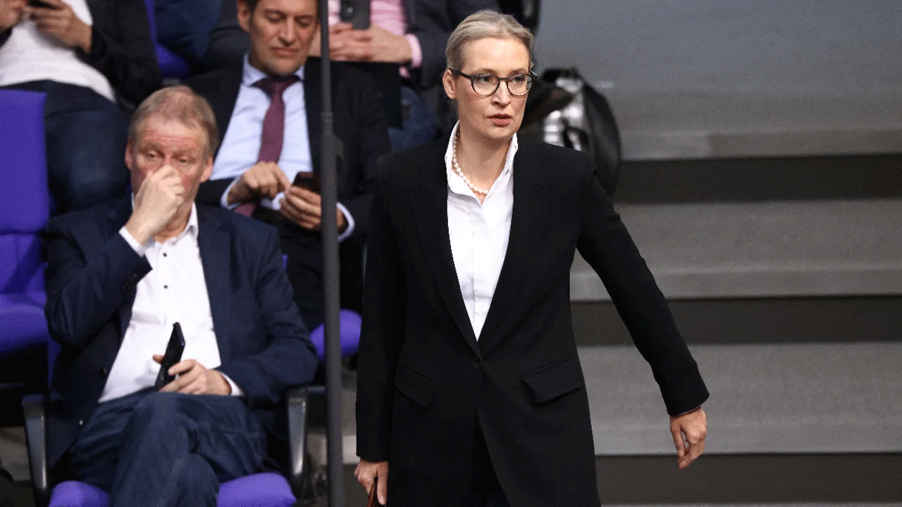 Dünyaya demokrasi dersi vermeye kalkanlara bakın! Almanya’da siyasi partiye kepenk vuruluyor