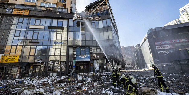 Dünyaya duyurdular: Rusya, füze ile vurdu