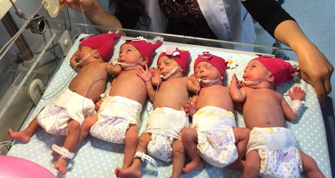 Dünyaya gelen beşizler 1 aylık oldu