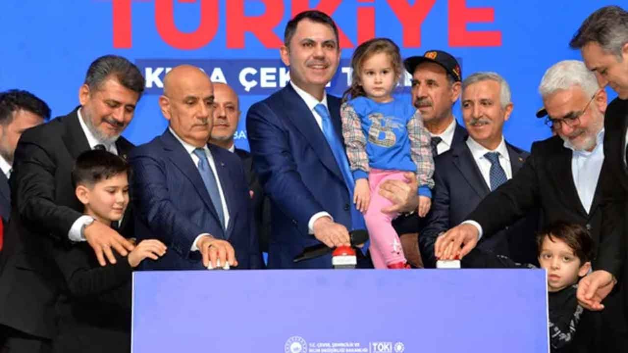 Dünyaya "sosyal devlet" dersi veriyoruz! Bakan Kurum'dan Osmaniye'de asrın gövde gösterisi