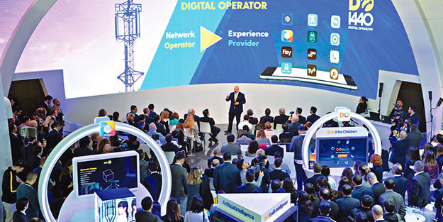 Dünyayı mobil ağlarla örüyor