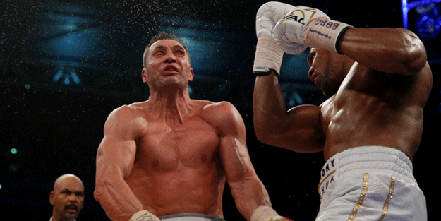 Dünyayı sallayan an! Bir devir böyle kapandı