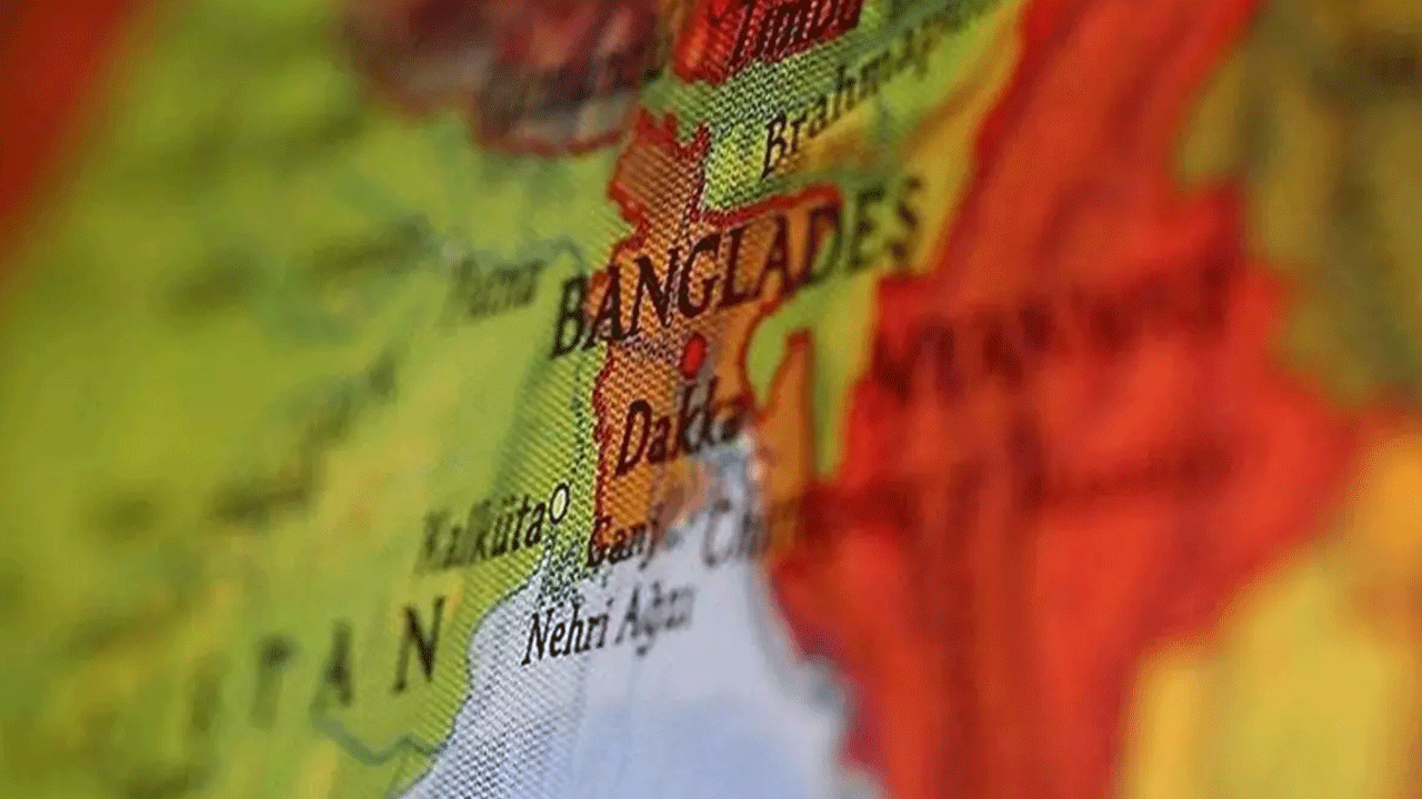 Dünyayı sarsan olay! Askeri uçak okul kampüsüne düştü