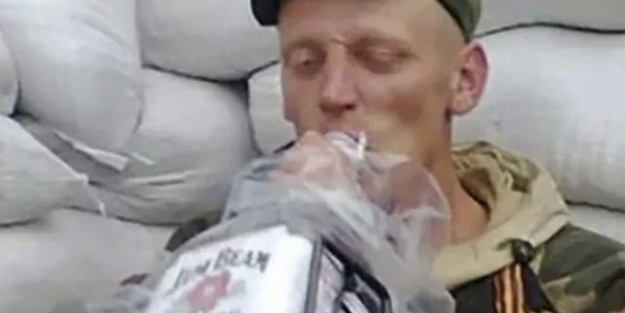 Dünyayı şaşkına çeviren olay! Rus askerlerine zehirli kek ve alkol...