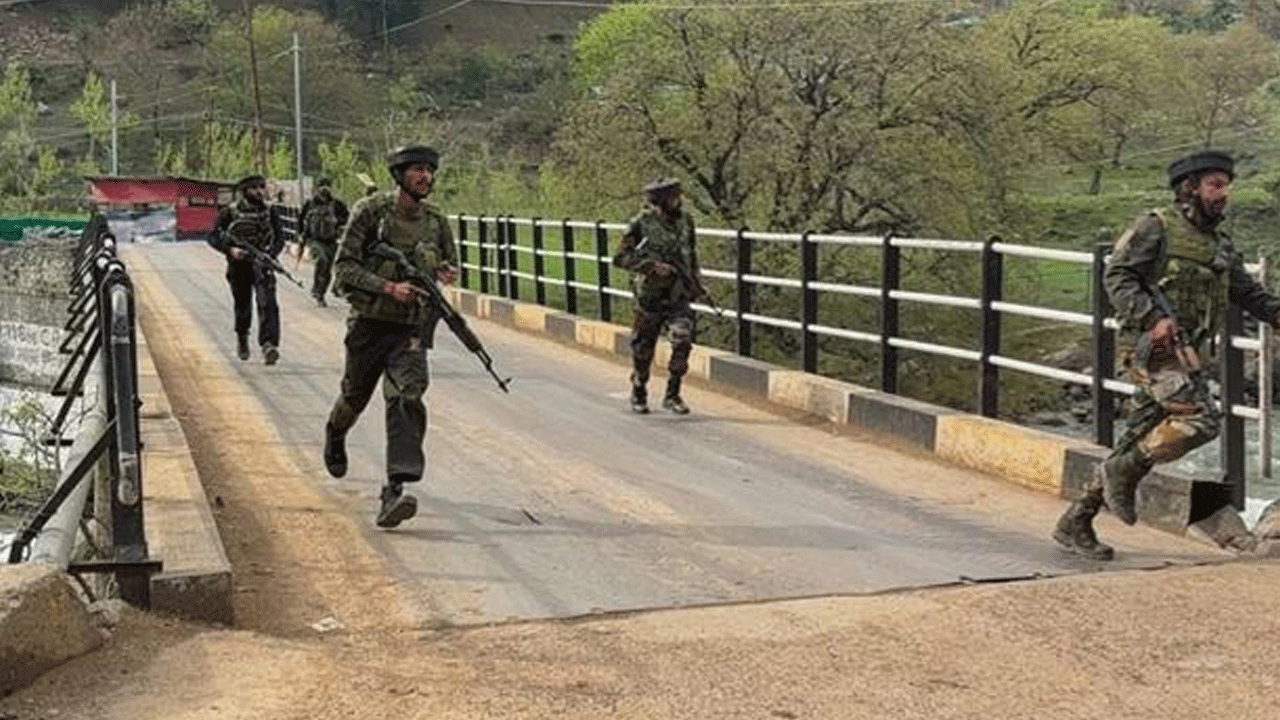 Dünyayı şok eden saldırı: Turist kafilesini tarayıp 26 turisti öldürdüler