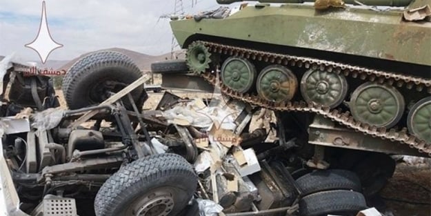 Dünyayı şoka uğratan fotoğraf! Rus tankı ezdi