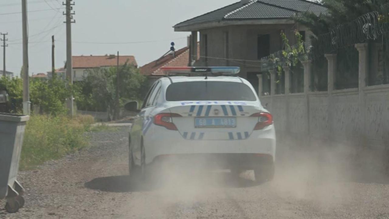 ‘Dur’ ihtarına uymadı polisi peşine taktı! Nefes nefese görüntüler kamerada