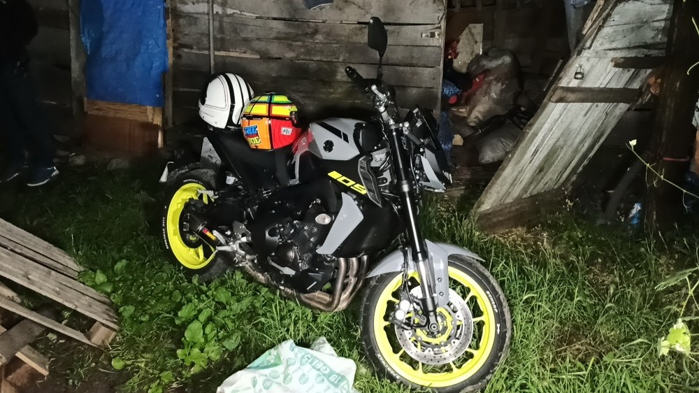 ’Dur’ ihtarına uymadı, polisin üzerine motosiklet sürdü, sonra da motosikletini bırakıp kaçtı 