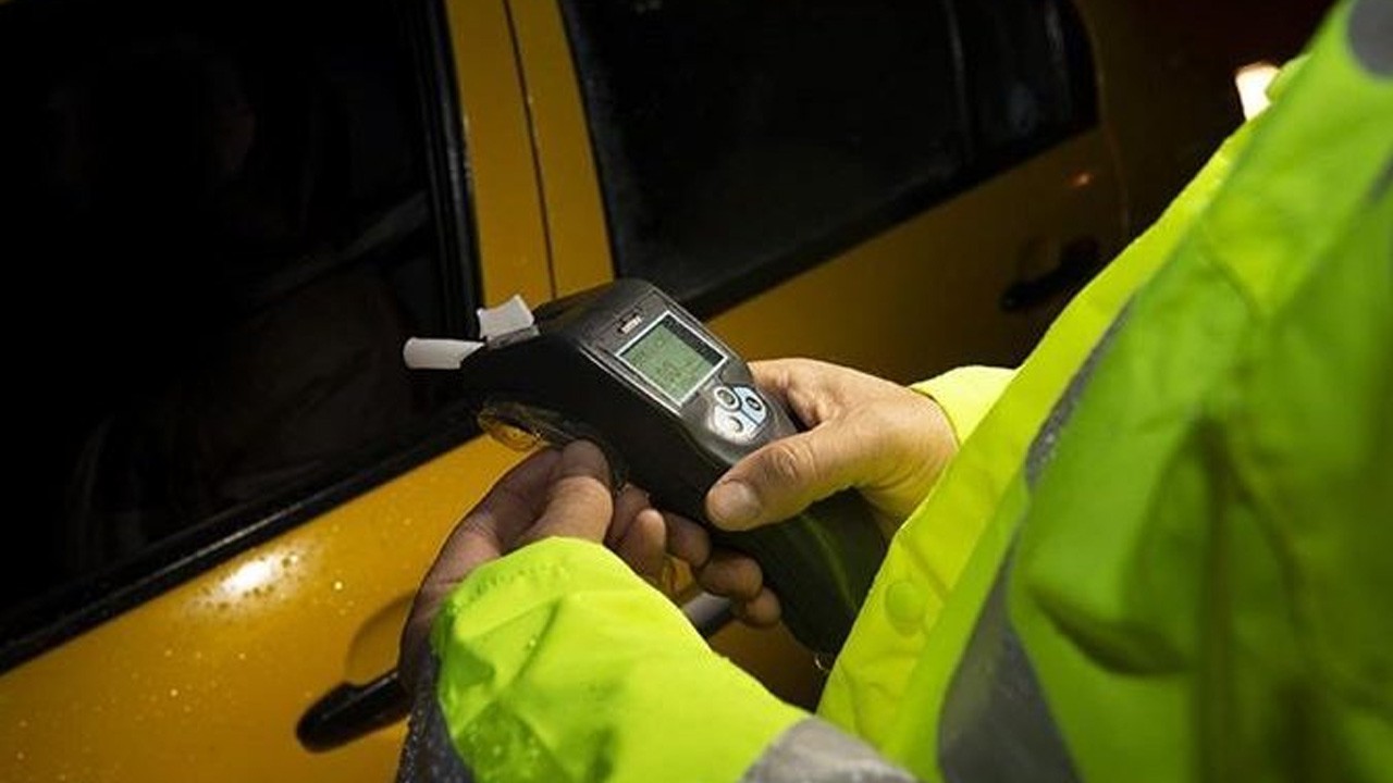 "Dur" ihtarına uymayan alkollü sürücü CHP'li eski meclis üyesi çıktı