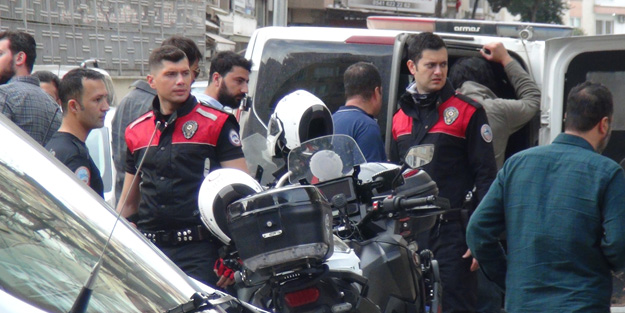 'Dur' ihtarına uymayan saldırgan polise ateş açtı!