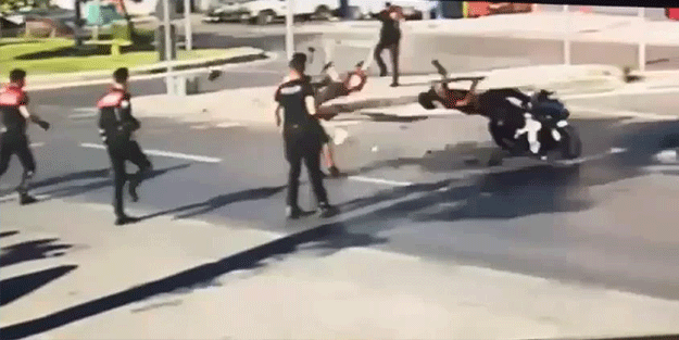 ''Dur'' ihtarına uymayan sürücünün çarptığı polis şehit oldu