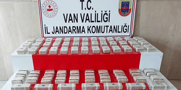 ‘Dur’ ihtarına uymayıp kaçtılar! Kilolarca eroin çıktı