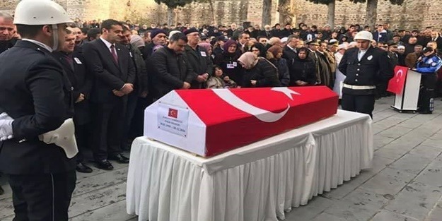 Durağan tek yürek olup şehidini uğurladı