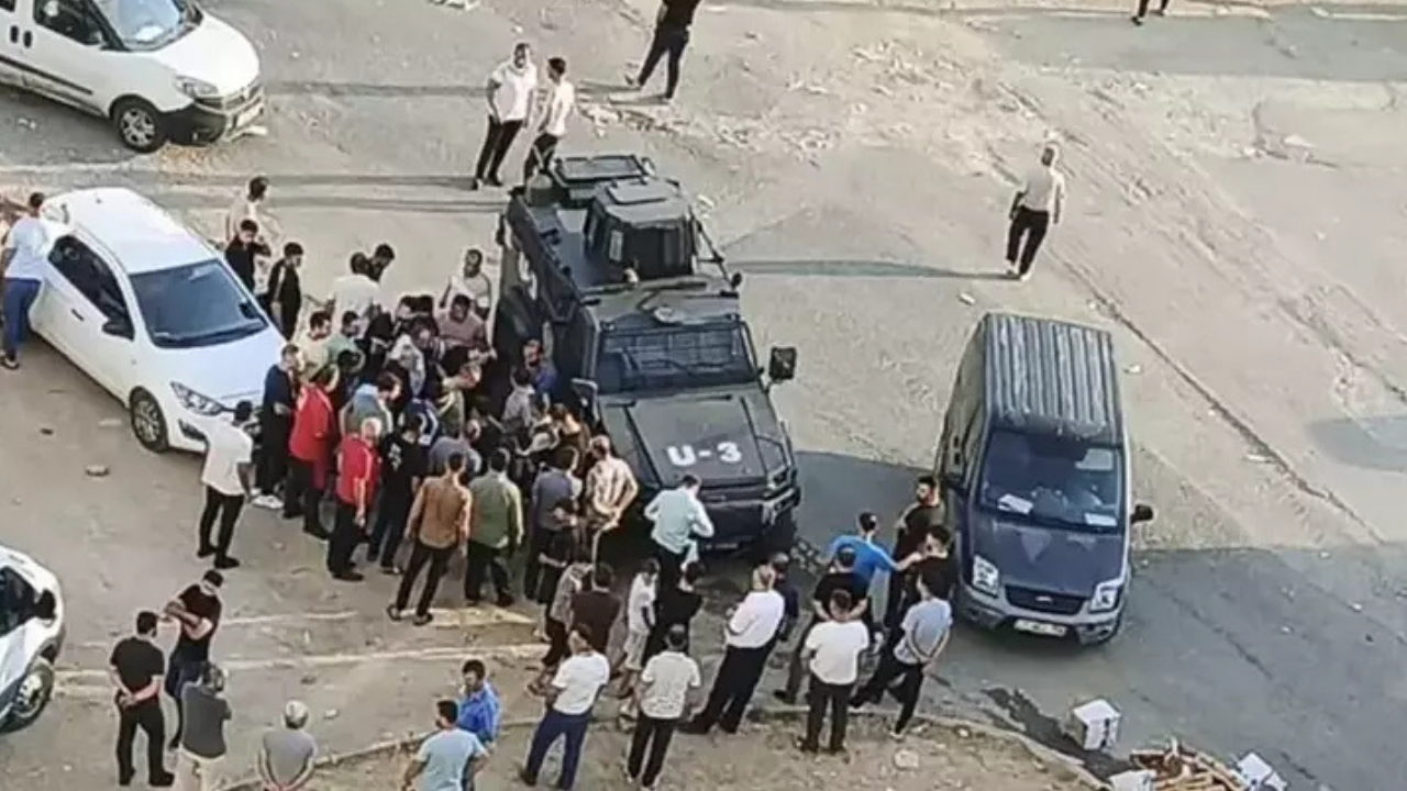 Durakta beklerken uğradığı silahlı saldırıda öldü!