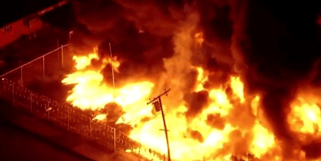 Durduramıyorlar! ABD'de yangın felaketi