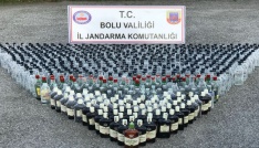 Durdurulan 2 araçtan binlerce litre kaçak içki çıktı