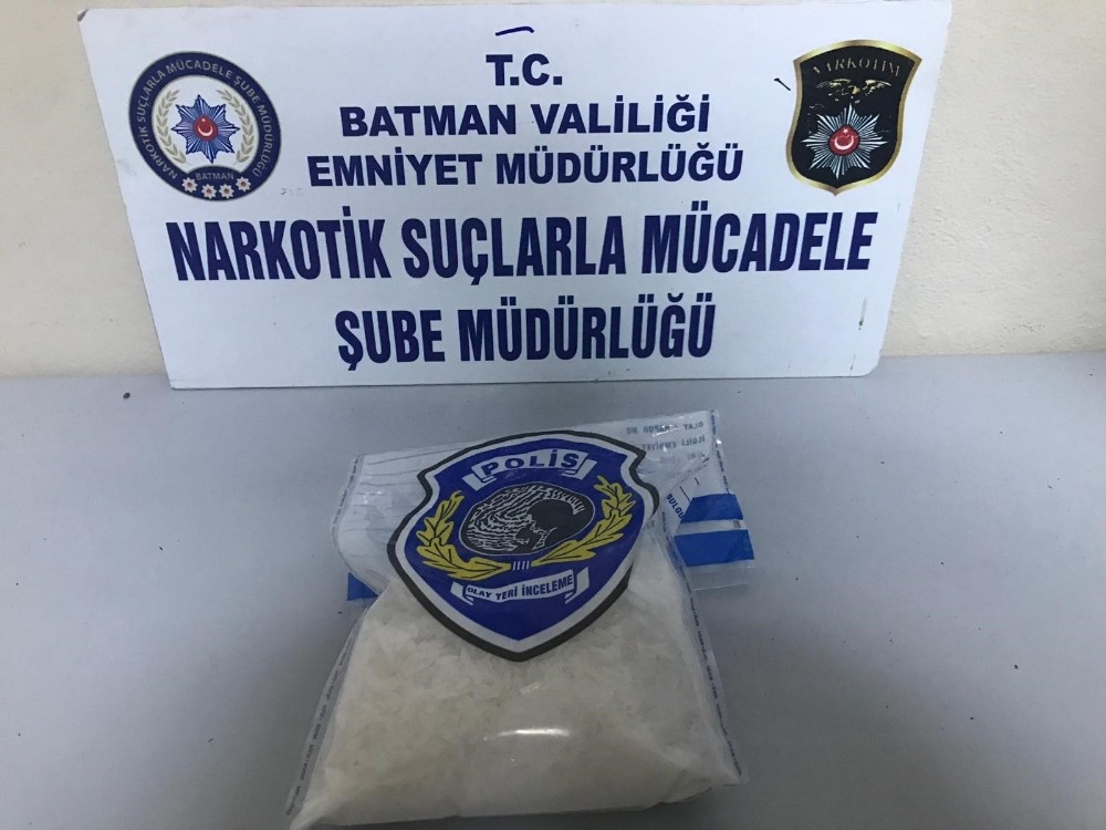 Durdurulan araçta uyuşturucu ele geçirildi 